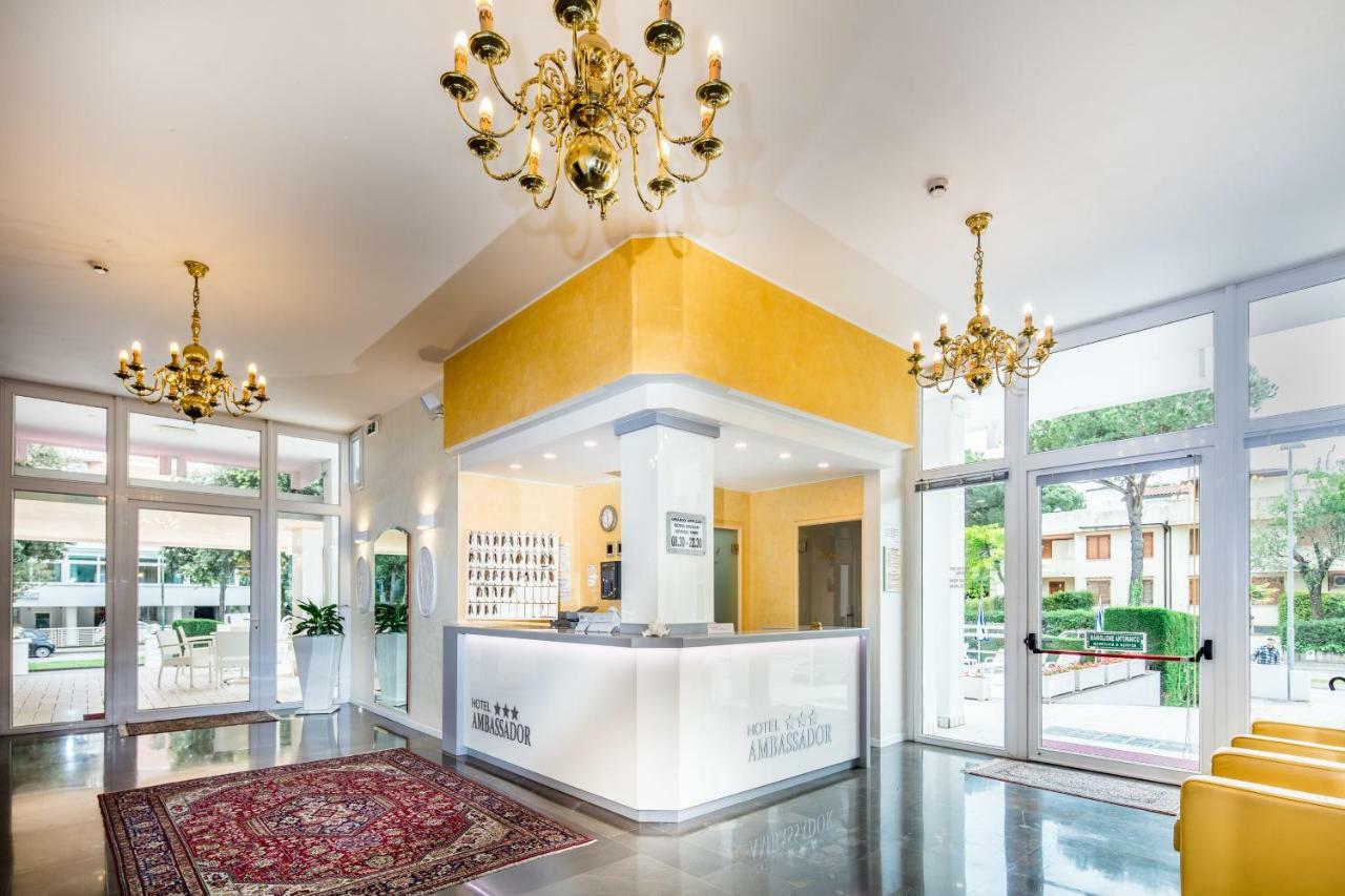 Hotel Ambassador Meuble Lignano Sabbiadoro Exterior photo